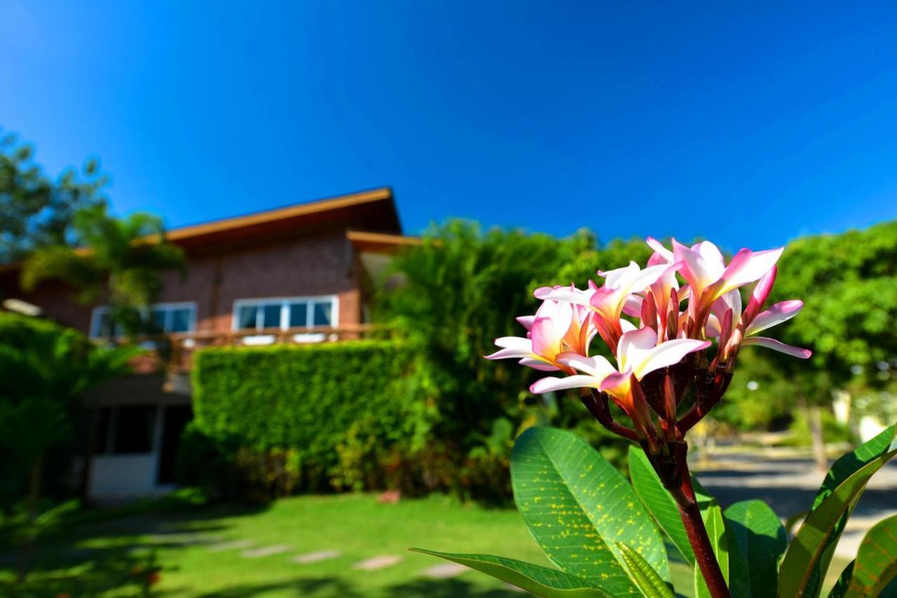 Theerama Cottage Suan Phueng Exterior foto